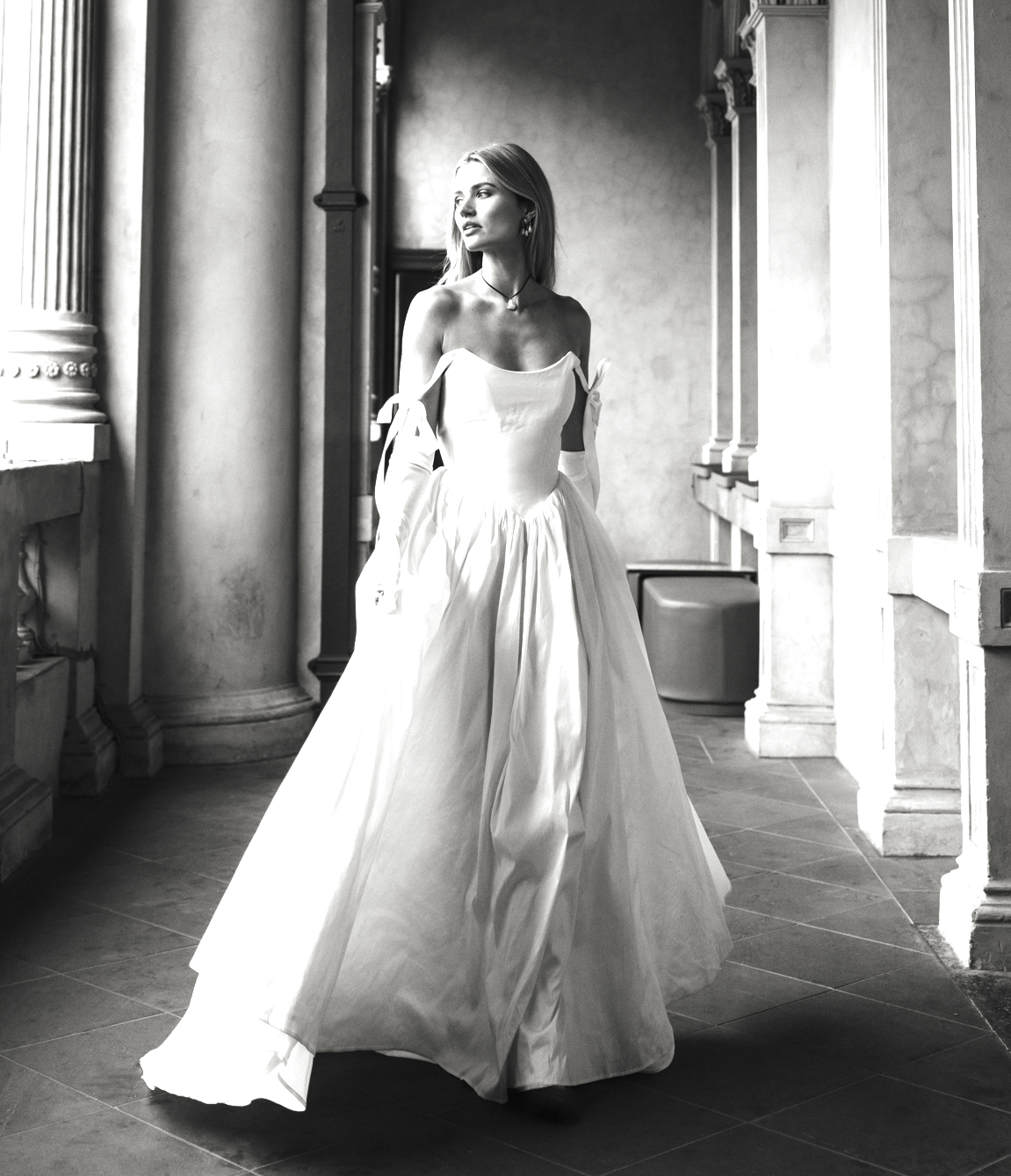Romeo gown, A Classic Look with a Modern Twist