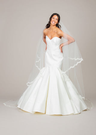 1606 Two-Tier Scallop Trimmed Cathedral Veil