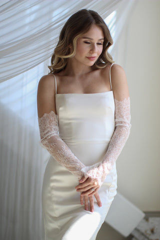 Delicate Vintage Lace Sleeves