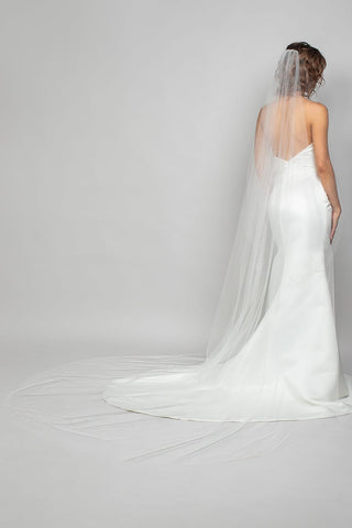 Ariel Taub Reign Pearl Bow Cathedral Veil at Mae Bridal, pearl bow veil, cathedral wedding veil, bridal veil