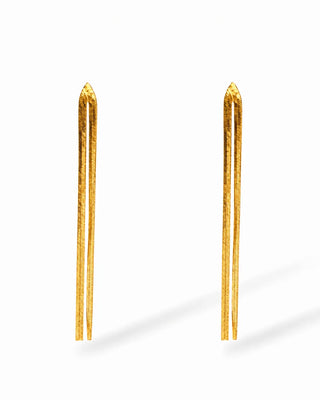 Ariel Taub Vicky Sleek Metal Earrings in Gold at Mae Bridal, sleek earrings, bridal earrings, gold wedding earrings, gold colorway shown