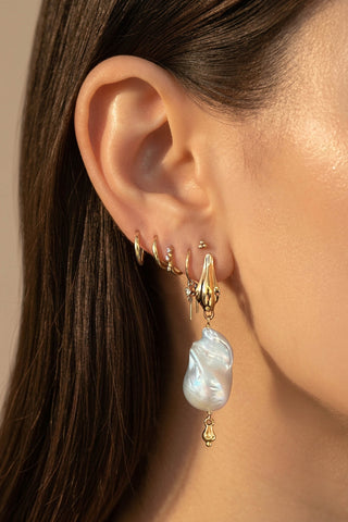 Naya Baroque Pearl Earrings Gold