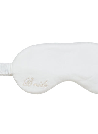 Fleur du Mal Bridal Silk Eye Mask on model, second angle at Mae Bridal, silk sleep mask, bride gift, wedding night gift