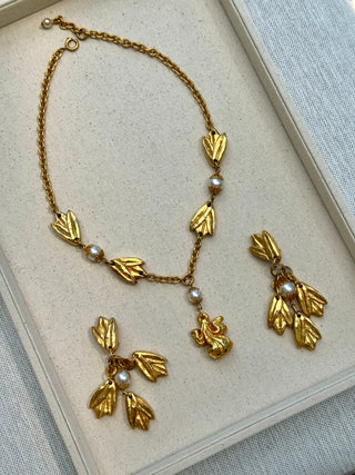 Vintage Designer Chantal De Kerouartz Gilt & Pearl Leaf Necklace