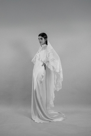 Théoro Frederique Veil veil detail at Mae Bridal, silk tulle veil, chantilly lace veil, bridal veil