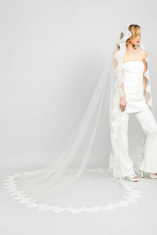 Venus Wave Lace Veil