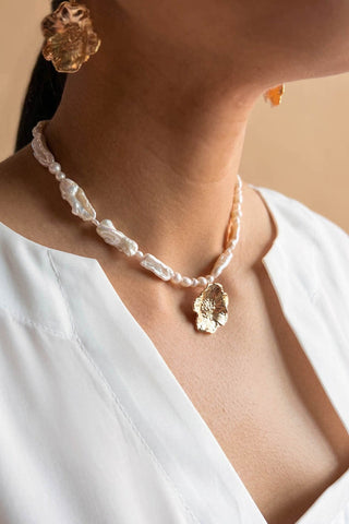 Poppy Pearl Necklace