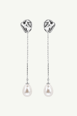 Sculptural Pearl Strand